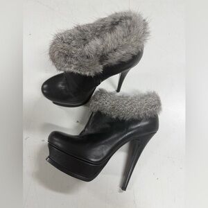 Yves Saint Laurent Black Fur-Trimmed Heeled Boots E109 -129